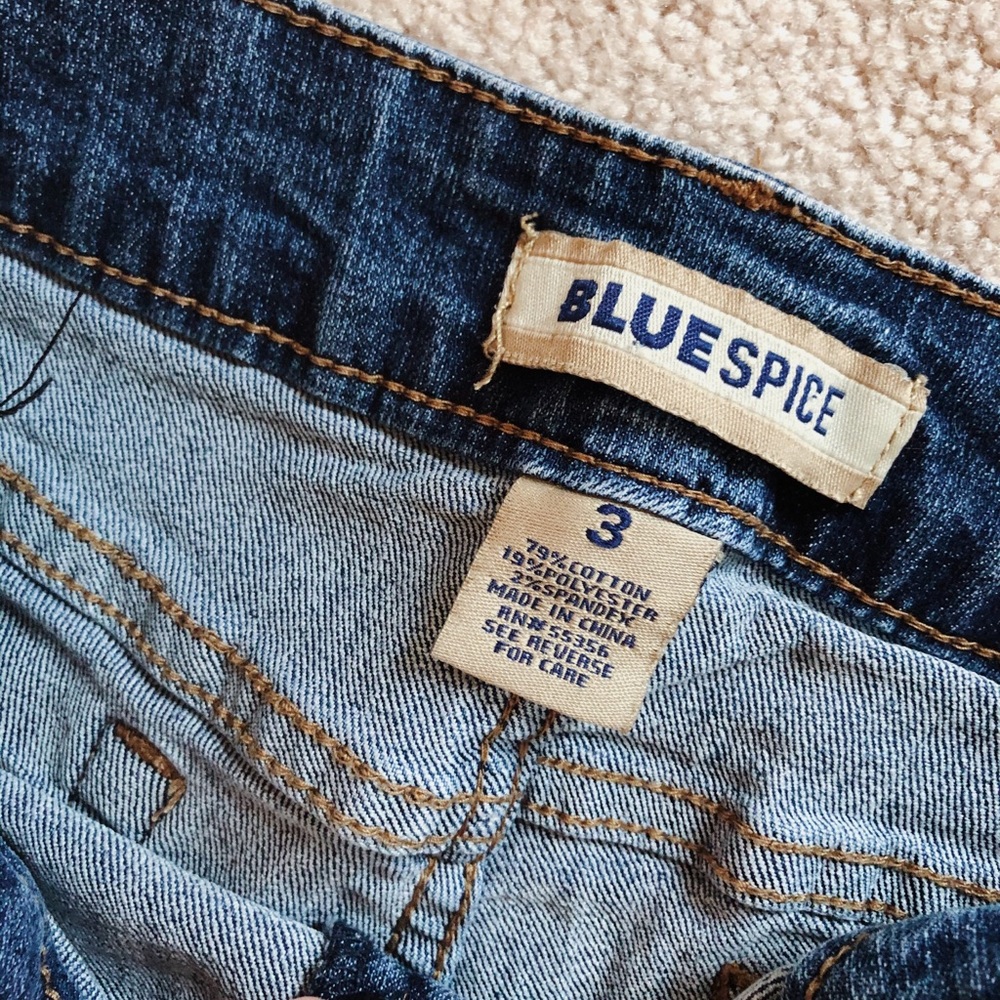 Jean Shorts! - Picture 3 of 4